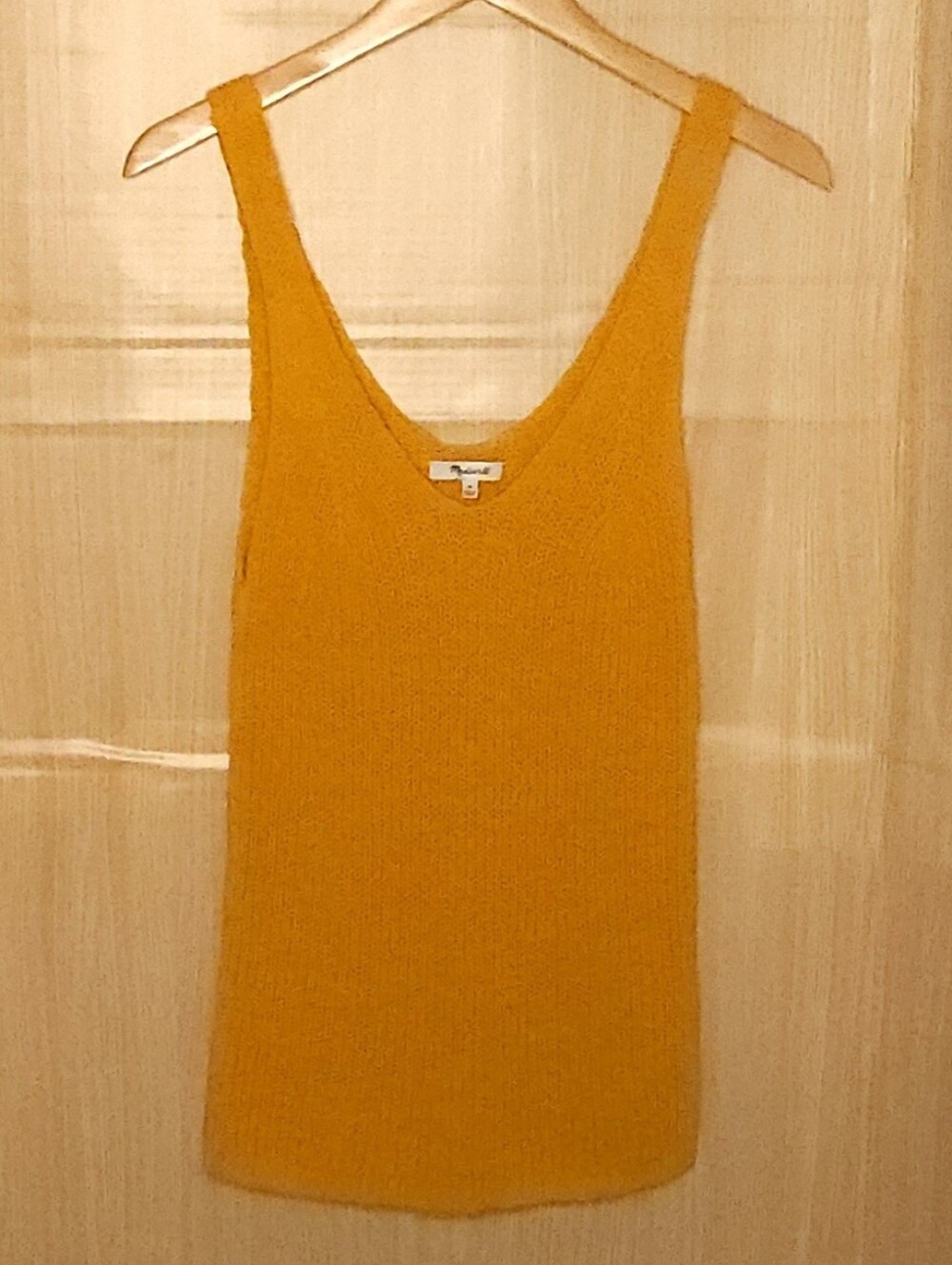 Madewell women’s gold sleeveless sweater tank medium